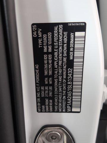 Photo of 2025 White Porsche Macan