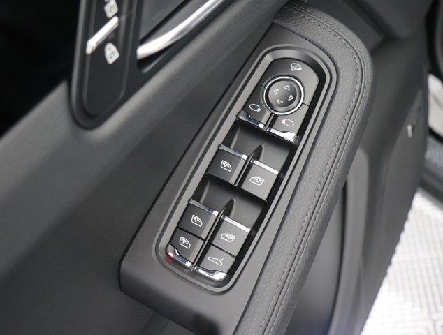 Photo of 2025 Black Porsche Macan
