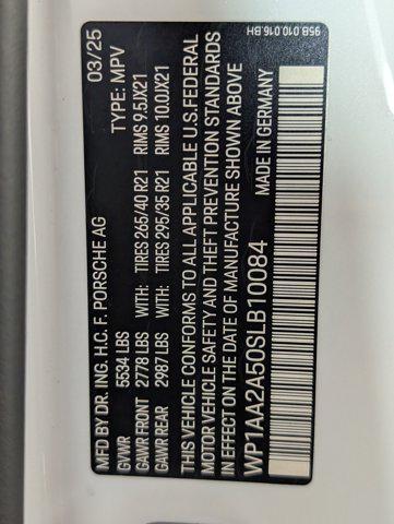 Photo of 2025 Carrara White Metallic Porsche Macan