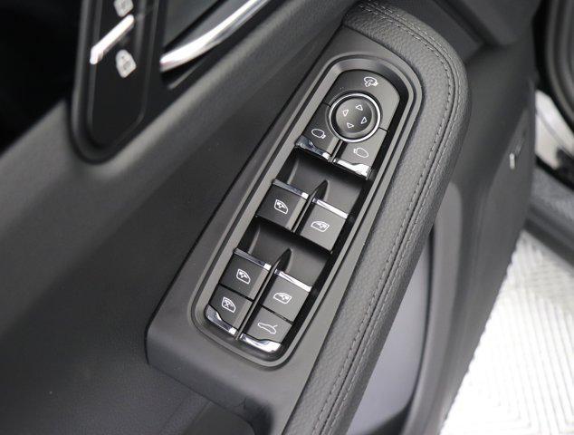 Photo of 2025 Black Porsche Macan