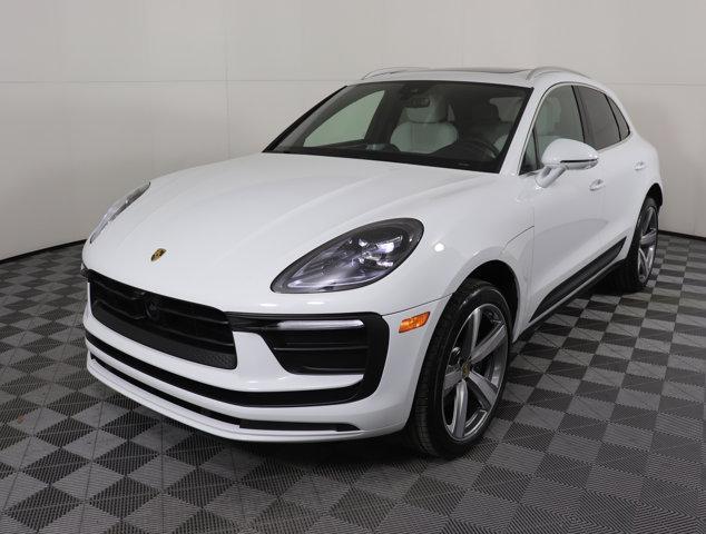 Photo of 2025 Carrara White Metallic Porsche Macan