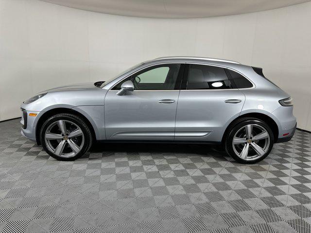 Photo of 2025 Dolomite Silver Metallic Porsche Macan