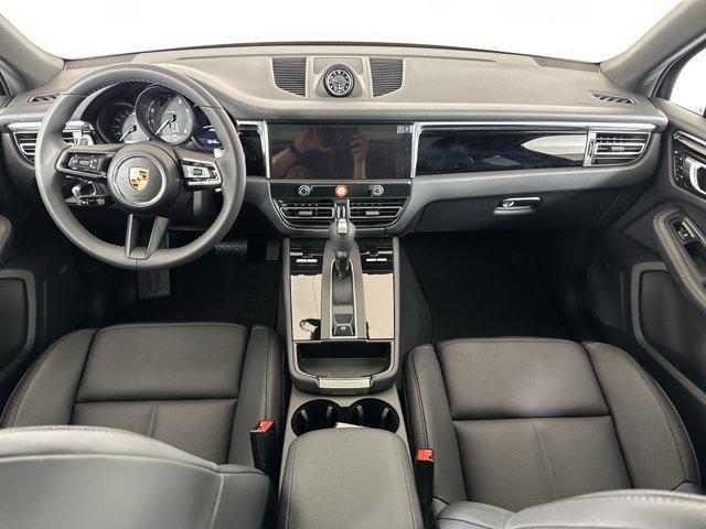 Photo of 2025 Dolomite Silver Metallic Porsche Macan