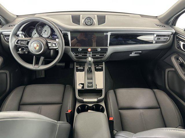 Photo of 2025 Dolomite Silver Metallic Porsche Macan