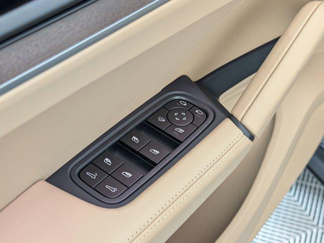 Photo of 2026 Chromite Black Metallic Porsche Cayenne