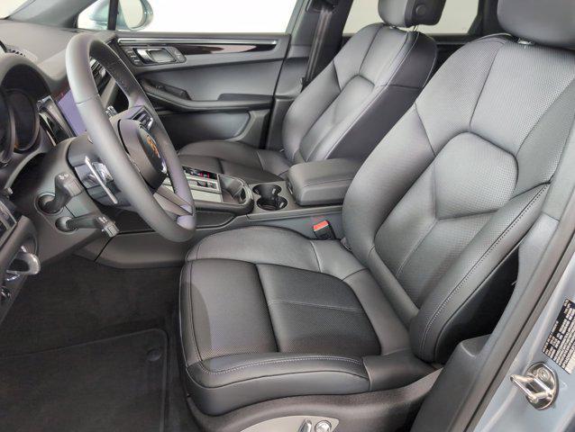 Photo of 2025 Dolomite Silver Metallic Porsche Macan