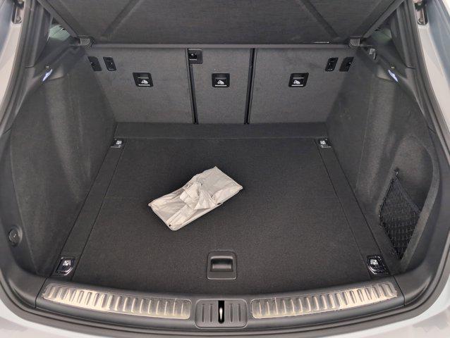 Photo of 2025 Dolomite Silver Metallic Porsche Macan