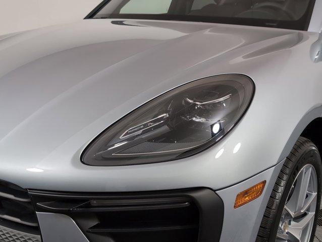 Photo of 2025 Dolomite Silver Metallic Porsche Macan