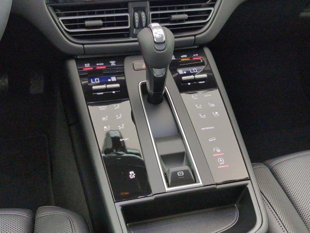 Photo of 2025 Dolomite Silver Metallic Porsche Macan