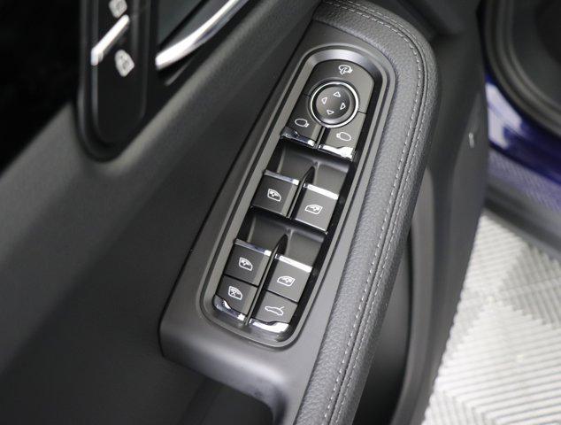 Photo of 2025 Gentian Blue Metallic Porsche Macan