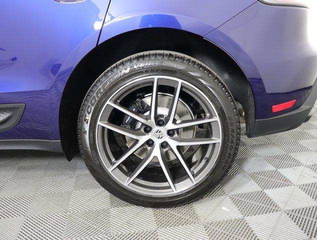 Photo of 2025 Gentian Blue Metallic Porsche Macan