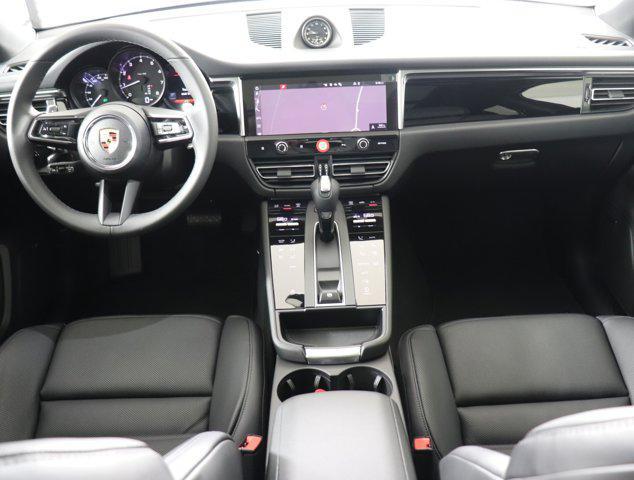 Photo of 2025 Gentian Blue Metallic Porsche Macan