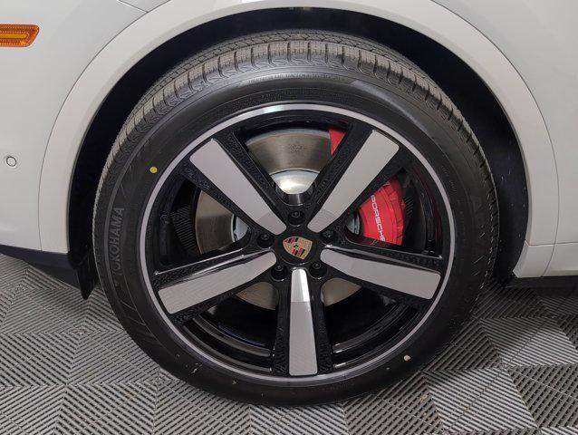 Photo of 2025 Chalk Porsche Cayenne