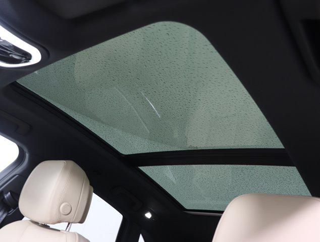 Photo of 2025 White Porsche Macan
