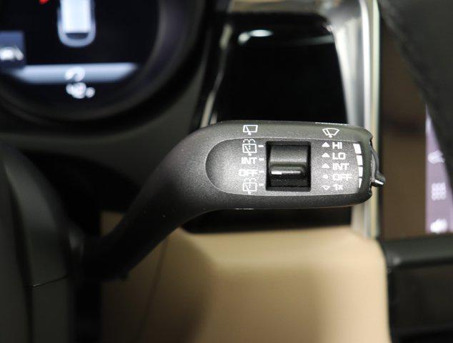 Photo of 2025 White Porsche Macan