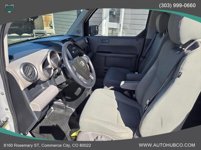 Photo of 2011 Alabaster Silver Metallic Honda Element
