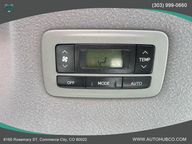 Photo of 2011 Predawn Gray Mica Toyota Sienna