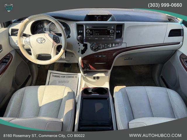 Photo of 2011 Predawn Gray Mica Toyota Sienna