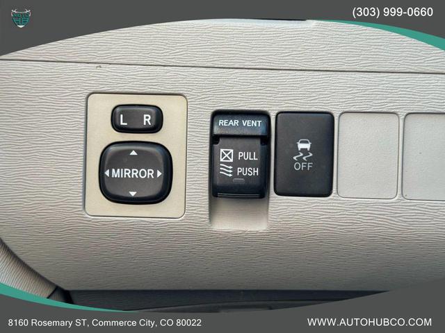 Photo of 2011 Predawn Gray Mica Toyota Sienna
