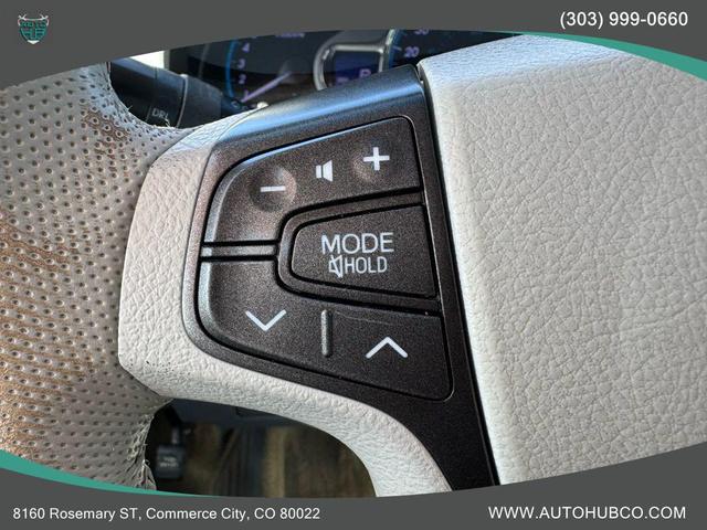 Photo of 2011 Predawn Gray Mica Toyota Sienna