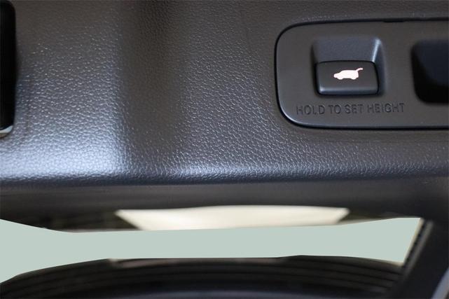 Photo of 2026 Platinum White Pearl Honda CR-V Hybrid