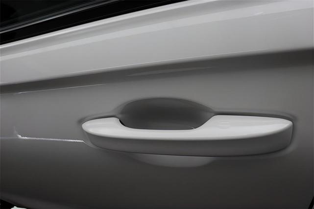 Photo of 2026 Platinum White Pearl Honda CR-V Hybrid