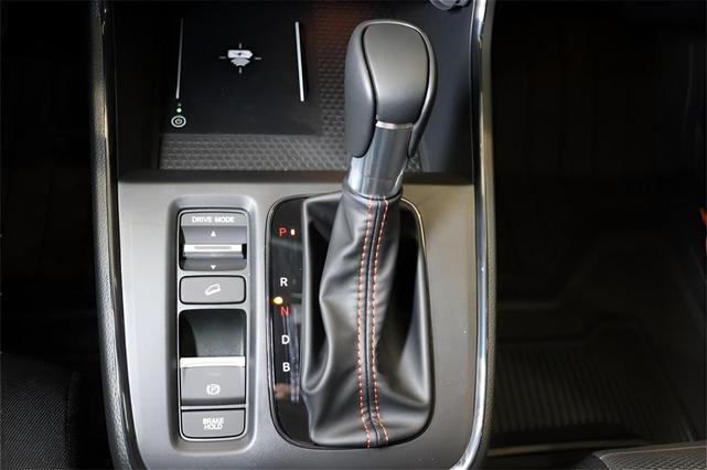 Photo of 2026 Platinum White Pearl Honda CR-V Hybrid
