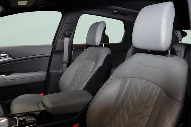 Photo of 2023 Ebony Black Kia Sportage