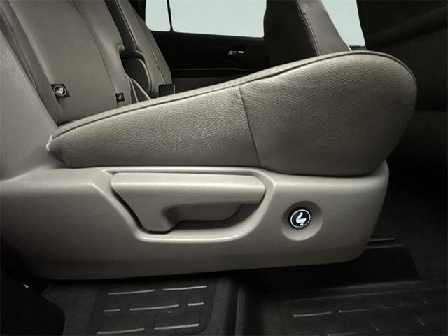 Photo of 2017 Modern Steel Metallic Honda Pilot