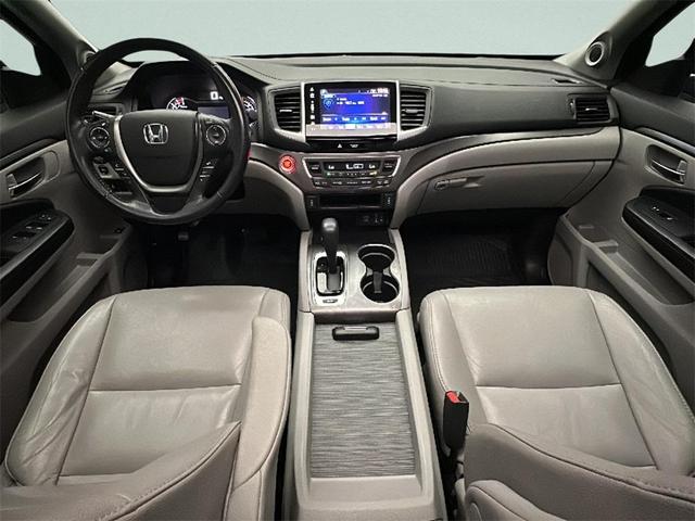 Photo of 2017 Modern Steel Metallic Honda Pilot