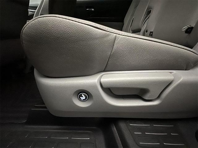 Photo of 2017 Modern Steel Metallic Honda Pilot