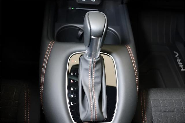 Photo of 2026 Platinum White Pearl Honda HR-V