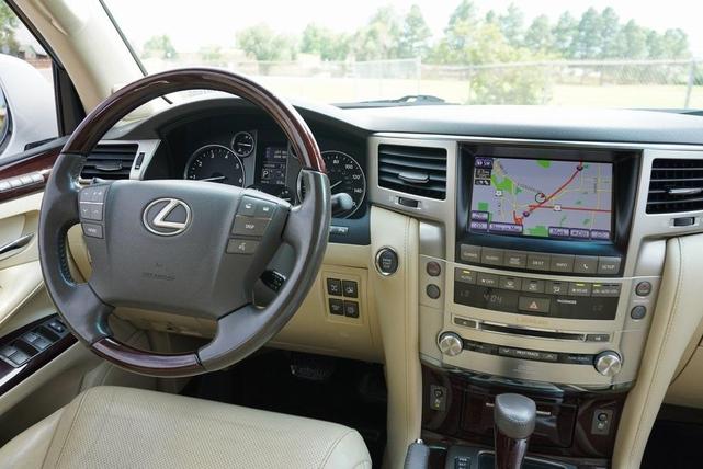 Photo of 2014 Starfire Pearl Lexus LX 570