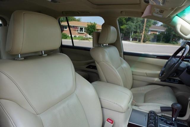 Photo of 2014 Starfire Pearl Lexus LX 570