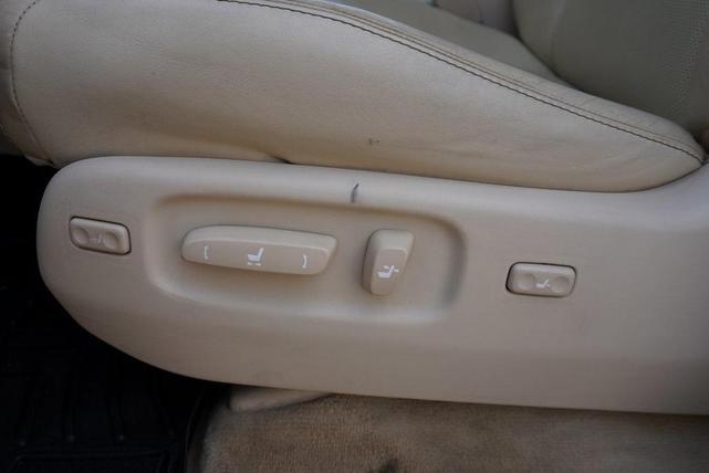Photo of 2014 Starfire Pearl Lexus LX 570