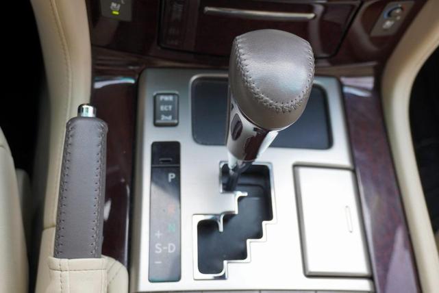 Photo of 2014 Starfire Pearl Lexus LX 570