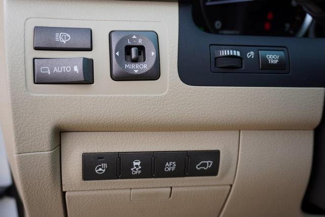 Photo of 2014 Starfire Pearl Lexus LX 570