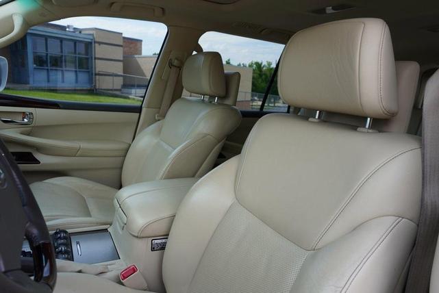 Photo of 2014 Starfire Pearl Lexus LX 570