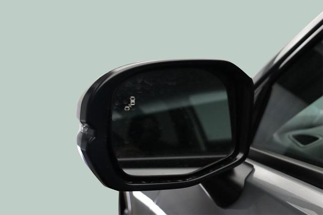 Photo of 2026 Urban Gray Pearl Honda HR-V