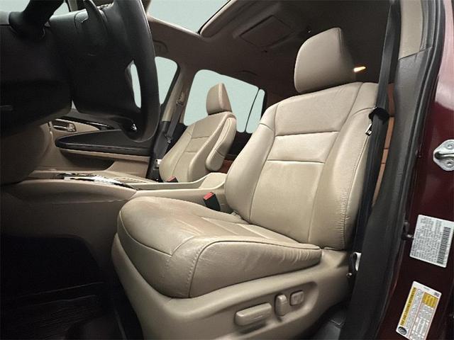 Photo of 2022 Deep Scarlet Pearl Honda Pilot
