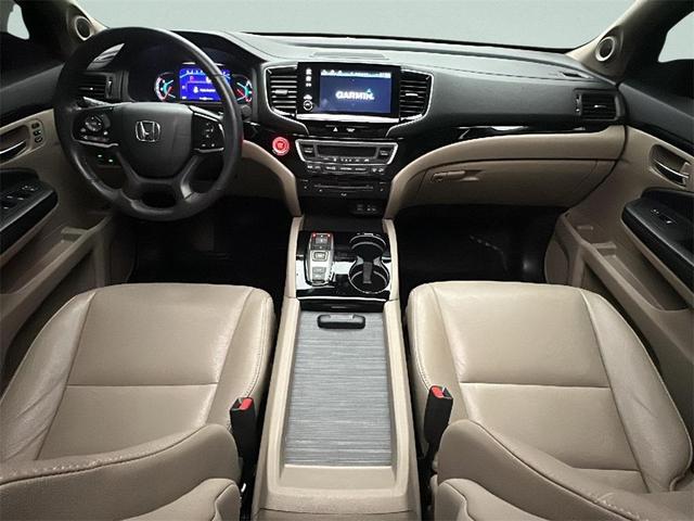 Photo of 2022 Deep Scarlet Pearl Honda Pilot