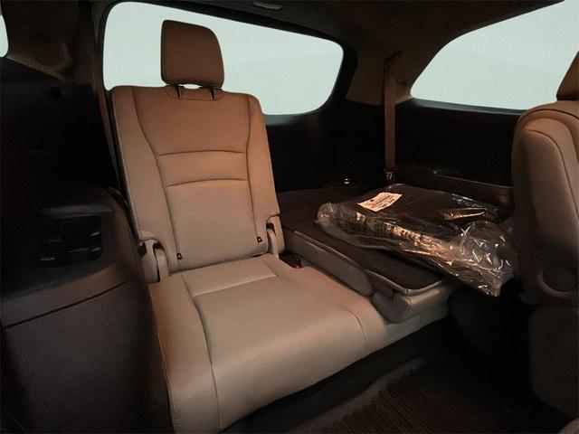 Photo of 2022 Deep Scarlet Pearl Honda Pilot