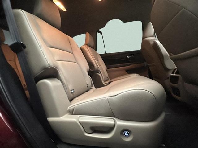 Photo of 2022 Deep Scarlet Pearl Honda Pilot