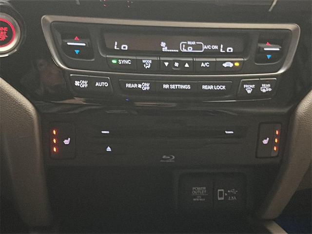 Photo of 2022 Deep Scarlet Pearl Honda Pilot