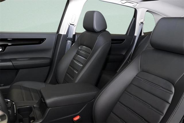 Photo of 2026 Platinum White Pearl Honda CR-V