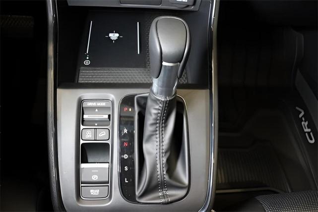Photo of 2026 Platinum White Pearl Honda CR-V