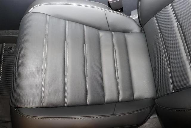 Photo of 2026 Platinum White Pearl Honda CR-V