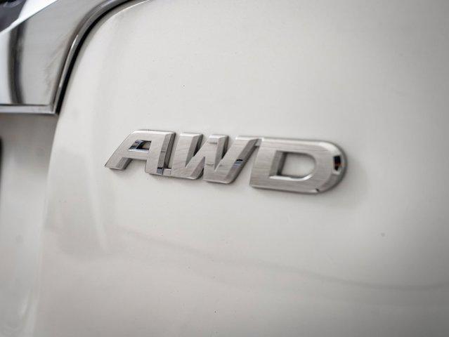Photo of 2016 White Diamond Pearl Honda CR-V