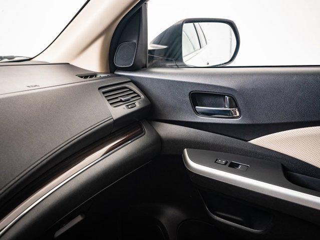 Photo of 2016 White Diamond Pearl Honda CR-V