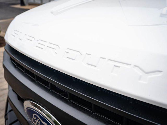 Photo of 2020 Oxford White Ford F-450